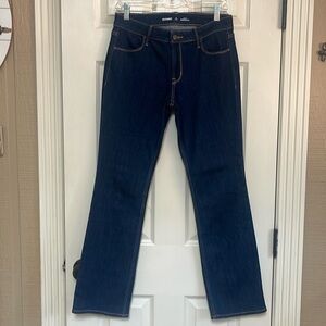 Old Navy mid-Rise WOW Boot-cut size 6 petite dark blue jeans. Great condition